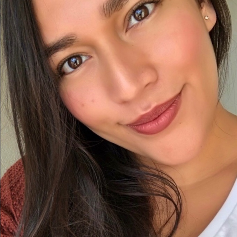 Meet your Posher, Daniela